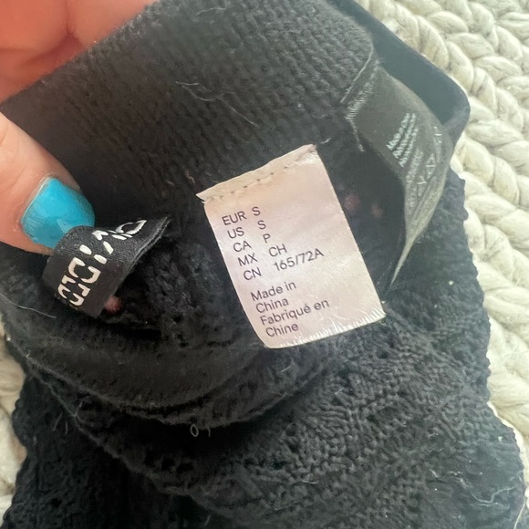 H&M  black Crochet shorts size small - Picture 4 of 4